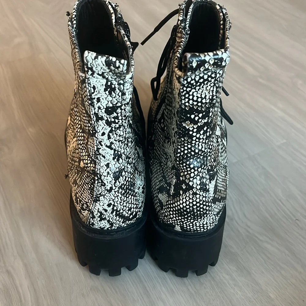 Snake skin boots - Picture 4 of 4